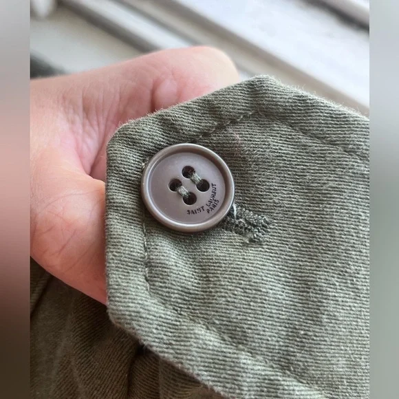 Yves Saint Laurent - Picture 5 of 12